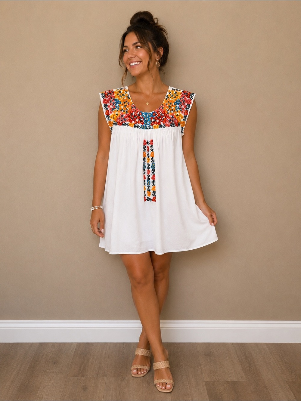 Savanna Jane White Sleeveless Tunic with Multicolor Floral Embroidery - Picture 2 of 3